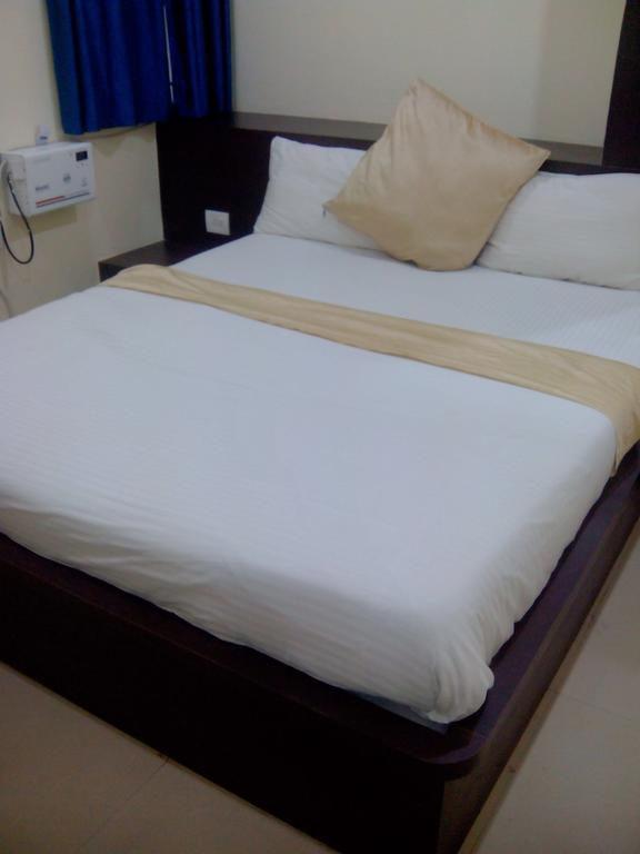 Hotel R K International Lucknow Oda fotoğraf